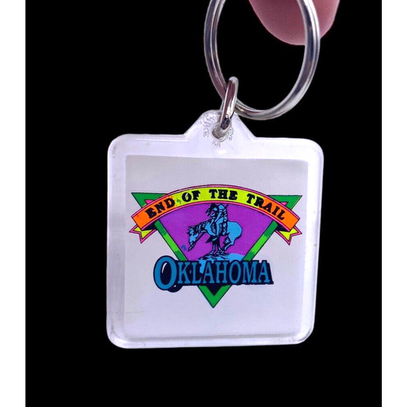 End of the Trail Statue Oklahoma Keychain Key Chain Fob Vintage EUC Indian - Picture 1 of 5